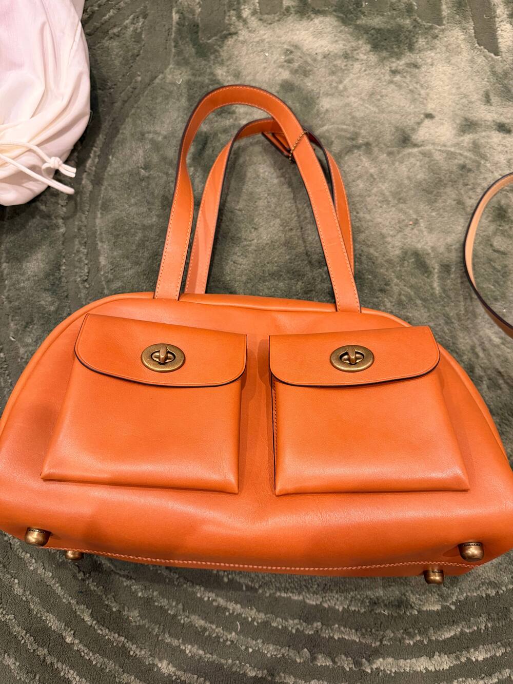Coach Twin Turnlock Re-Edition in Toffee